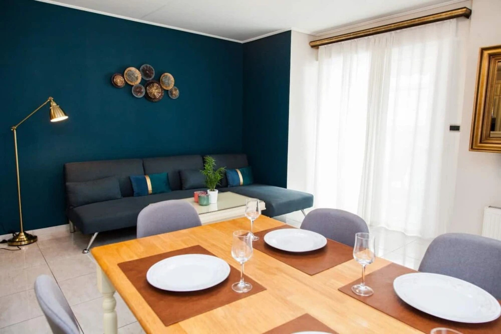 Elegant & Spacious  Apt. with Sea View