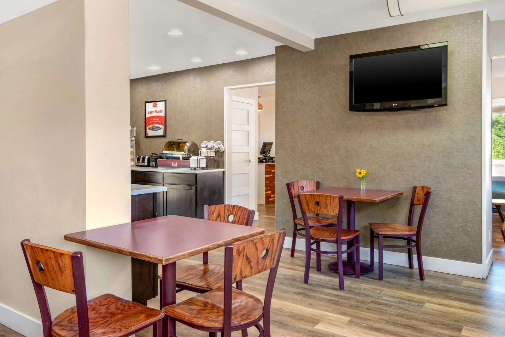 Econo Lodge  Inn & Suites Durango