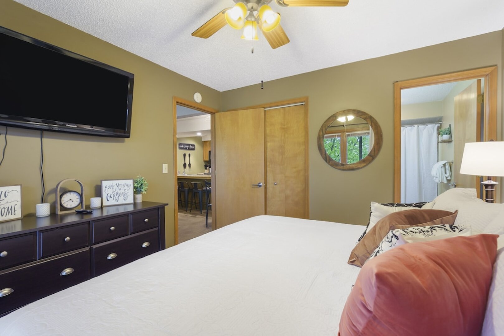 The Circle Retreat Duo