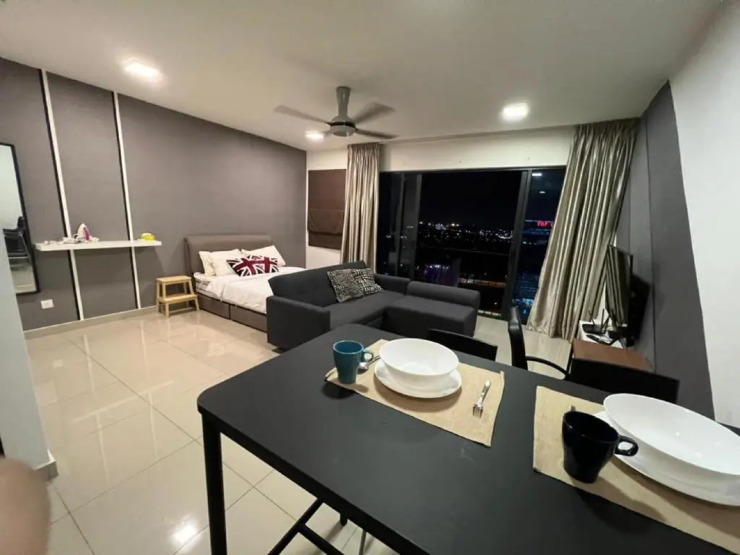 Paris 1 -Trefoil Setia Alam