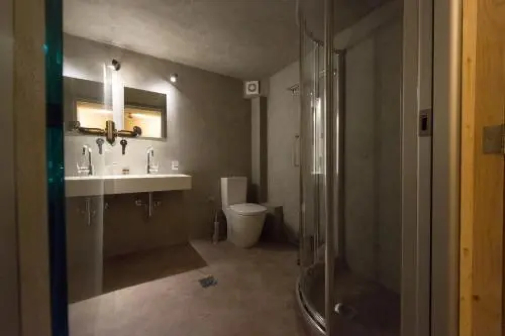 Enetiko Resort Hotel