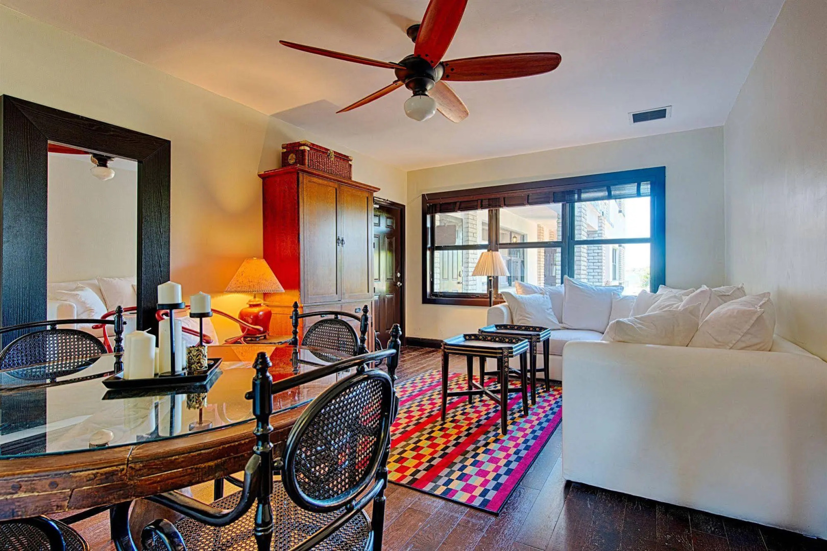 Miami Whitehouse Apartments