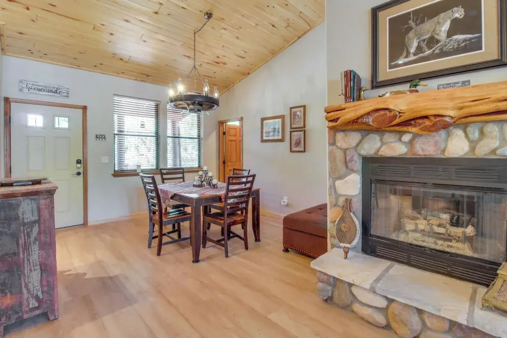 Custom Show Low Cabin w/ Deck at Torreon Resort