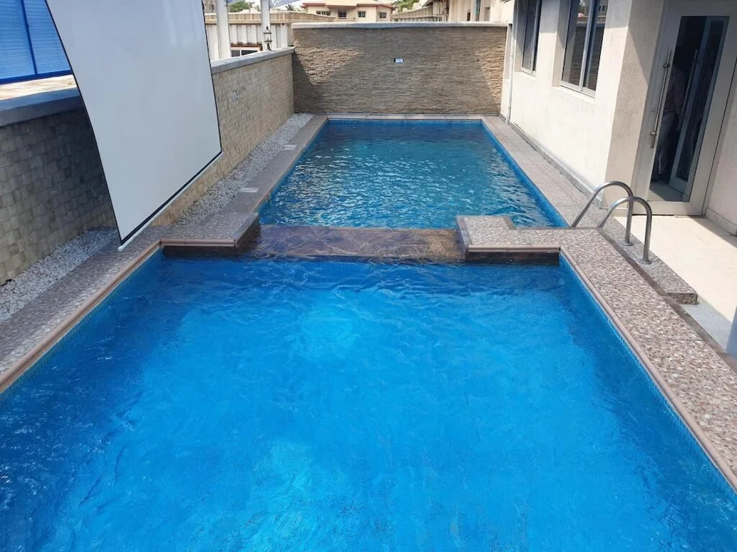 Santarosa Suites & Bar