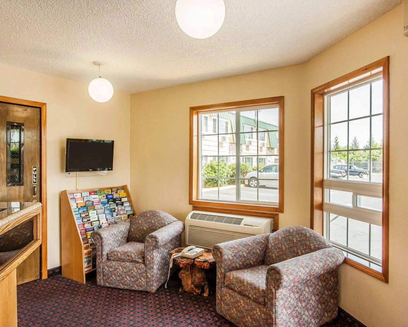 Rodeway Inn & Suites Portland West - Beaverton