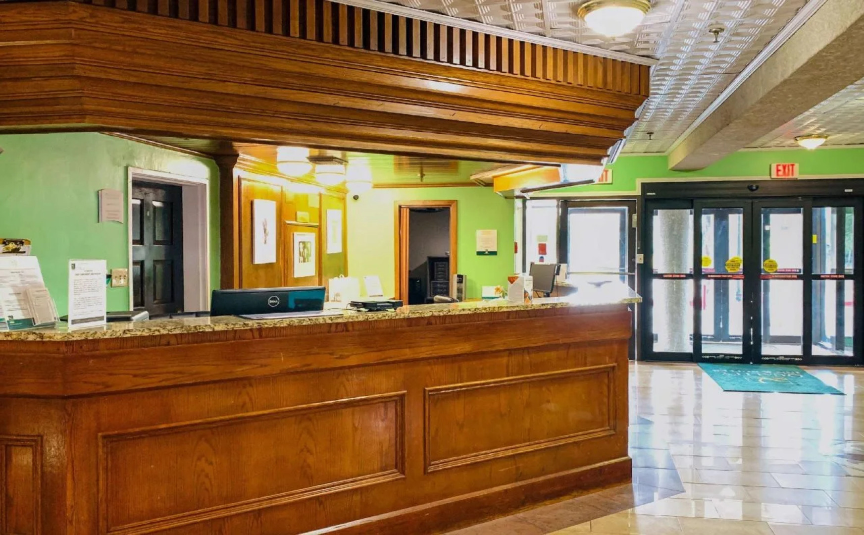 Quality Inn & Suites Downtown North