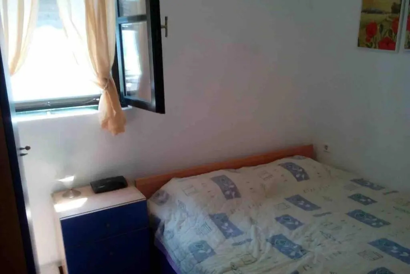 Wooden beach house / Nea Roda, Halkidiki