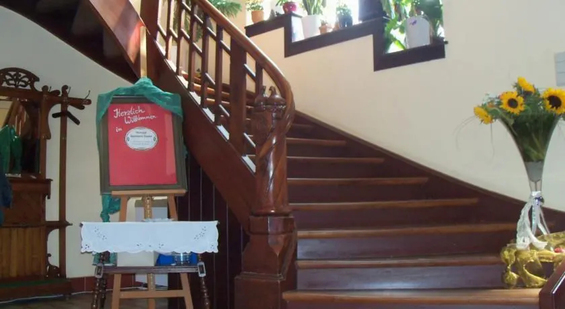 Weingut, Gästehaus und Kräuterhof