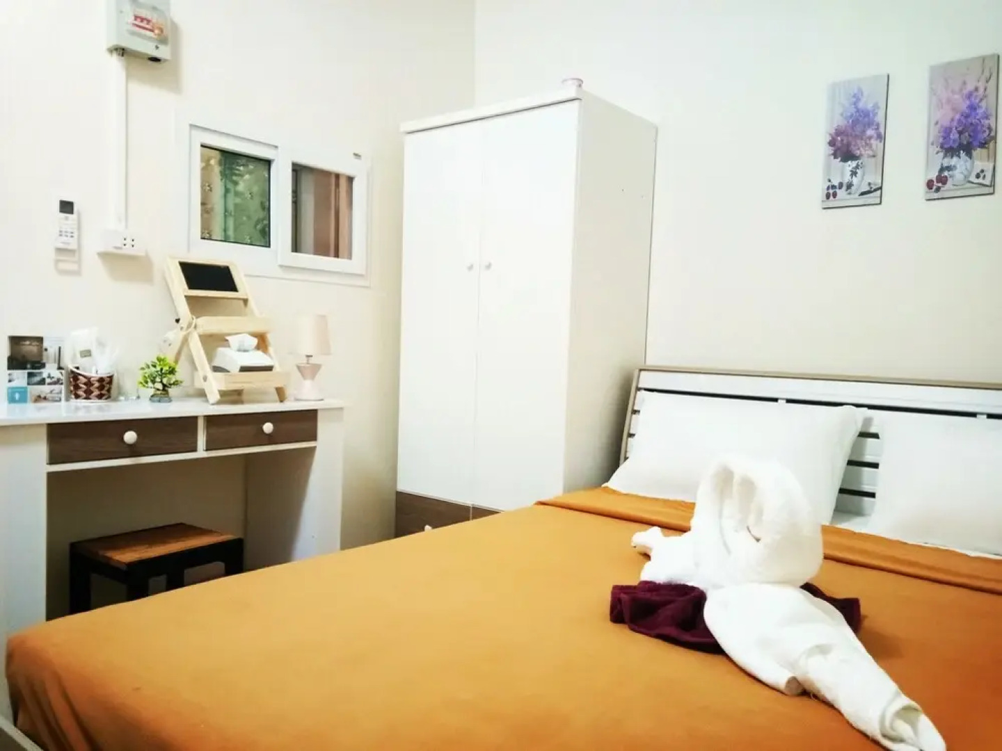 Home Room House - Adults Only