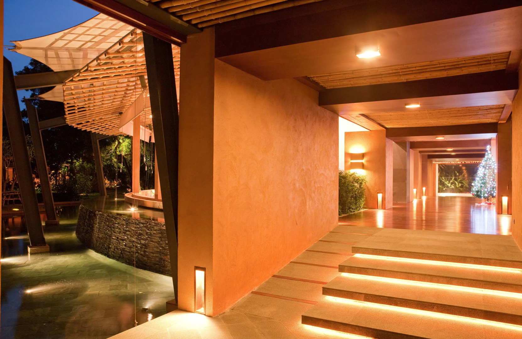 Wanakarn Beach Resort & Spa