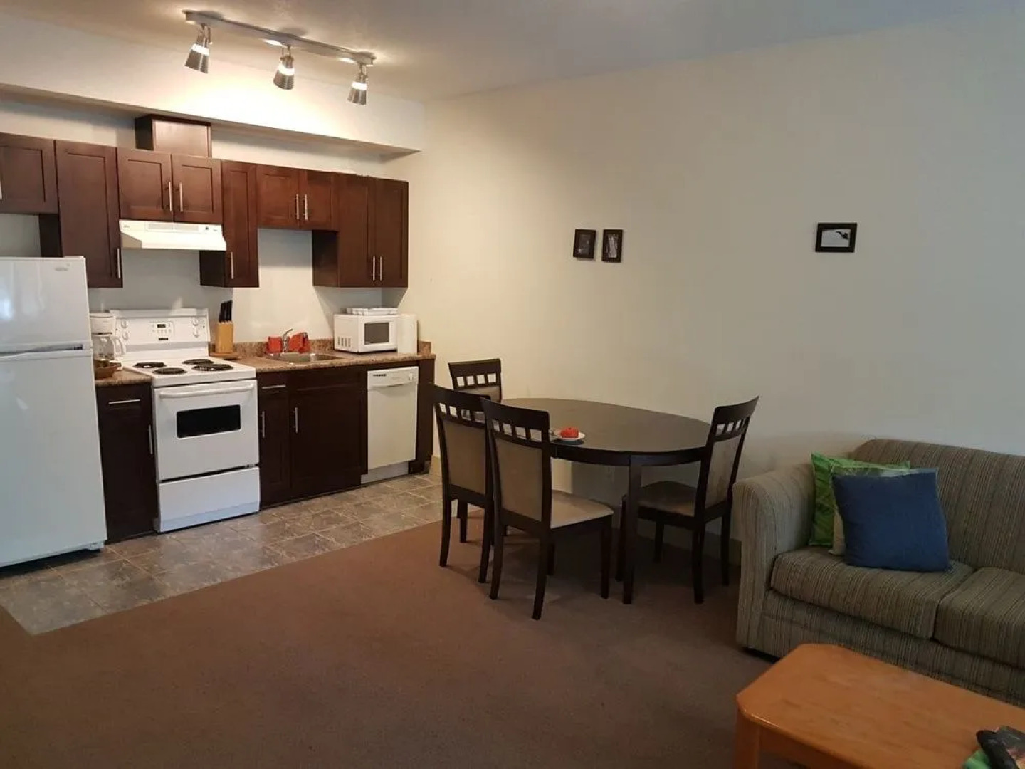 Pemberton Gateway Village Suites