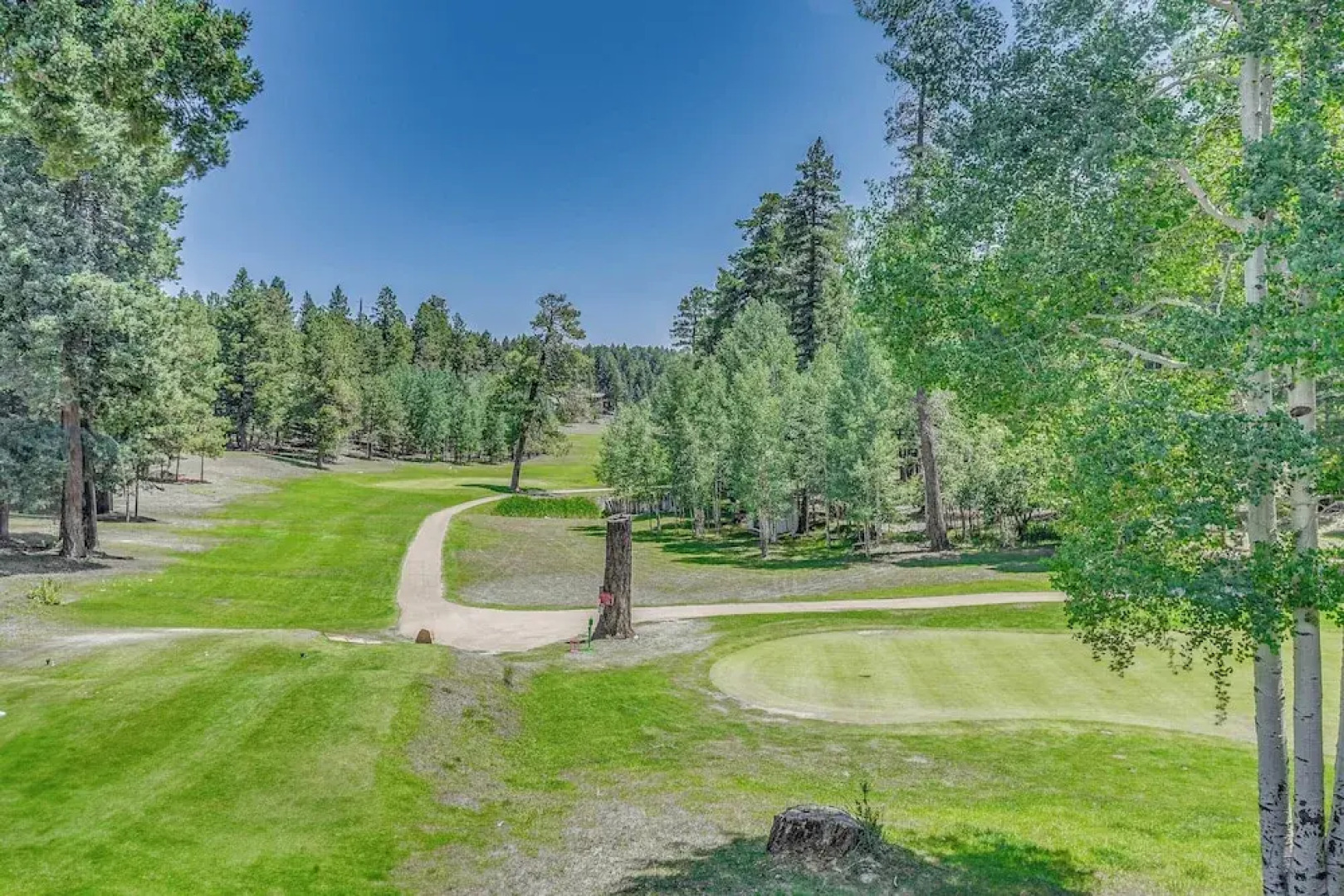 Cloudcroft Townhome on Golf Course w/ Deck!