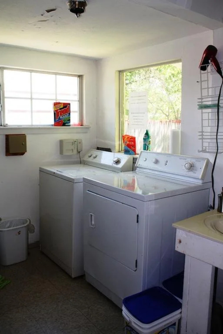 The Wild Wild West Dallas Irving Backpackers GuestHouse