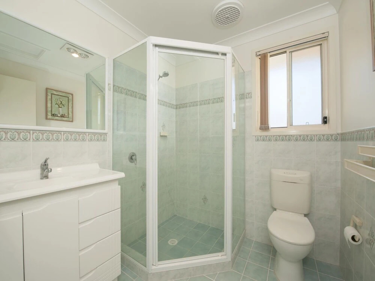 White Waves, 7B Achilles Street