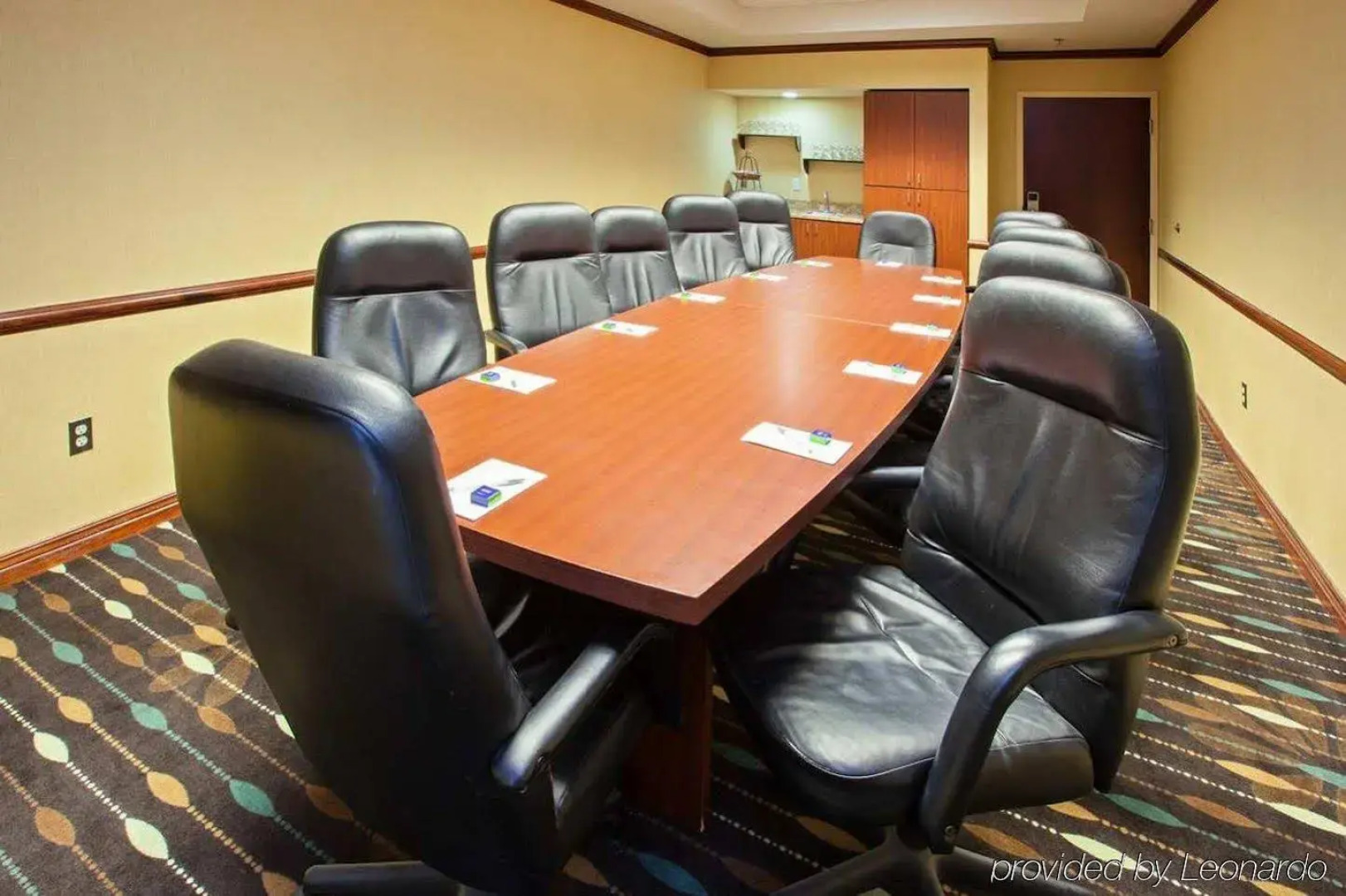 Holiday Inn Express & Suites Cincinnati Riverfront by IHG