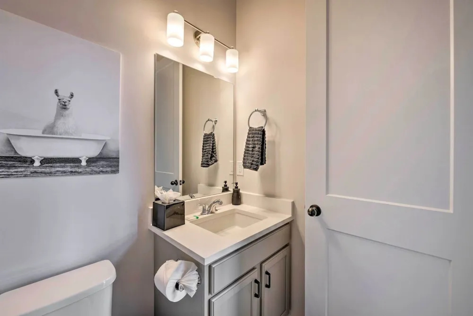 Inviting Hideout Townhome w/ Balcony & Lake Views!