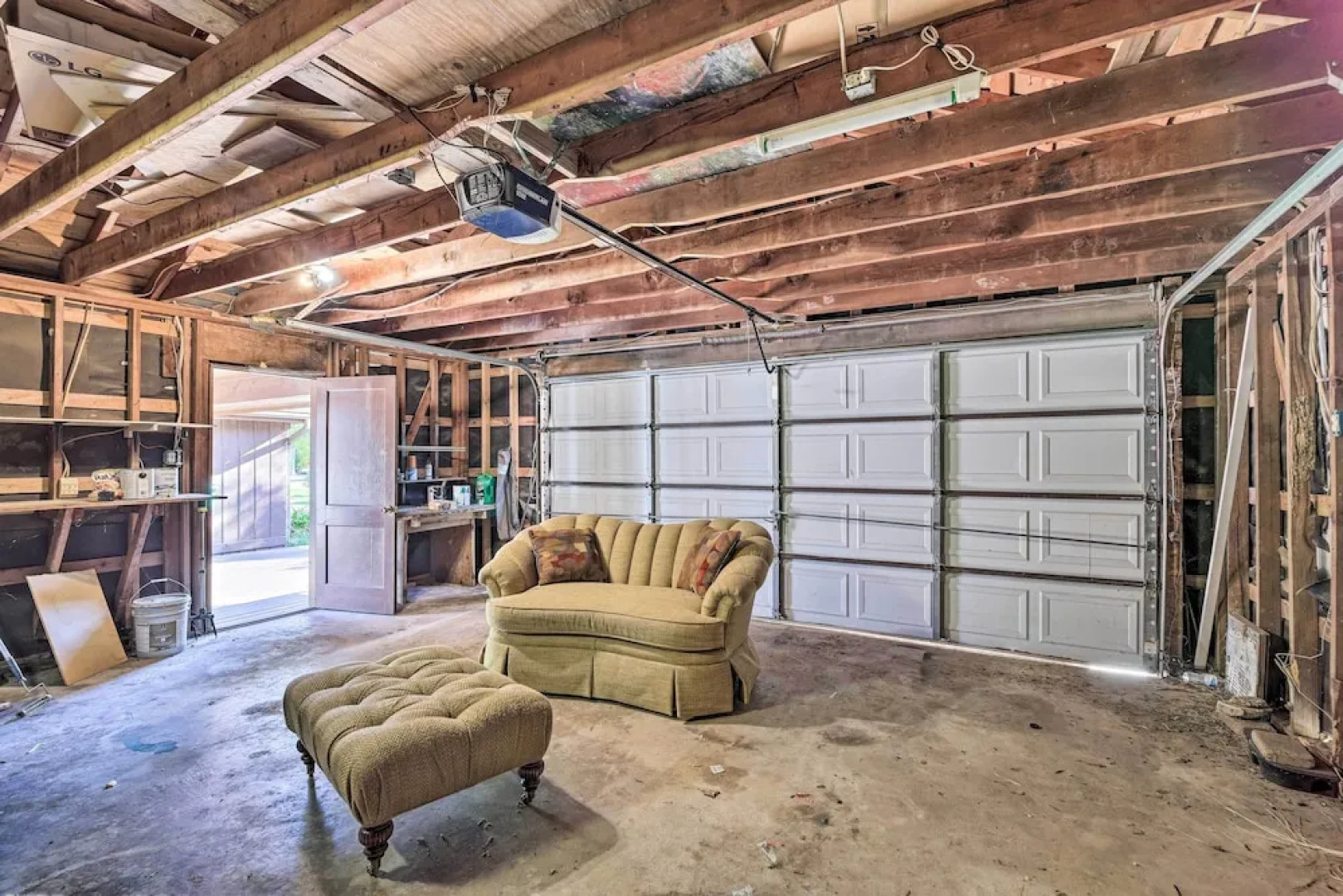 Spacious Seabrook Home w/ Patio: 1 Mi to Beach!