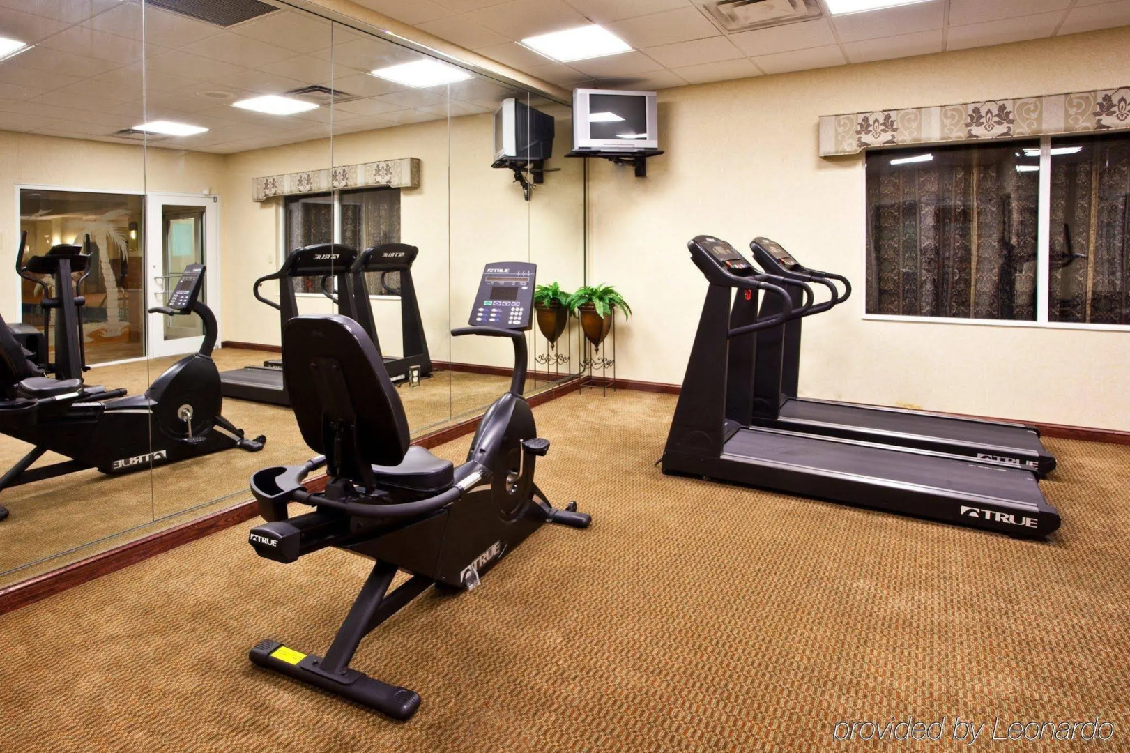 Holiday Inn & Suites Lake City by IHG