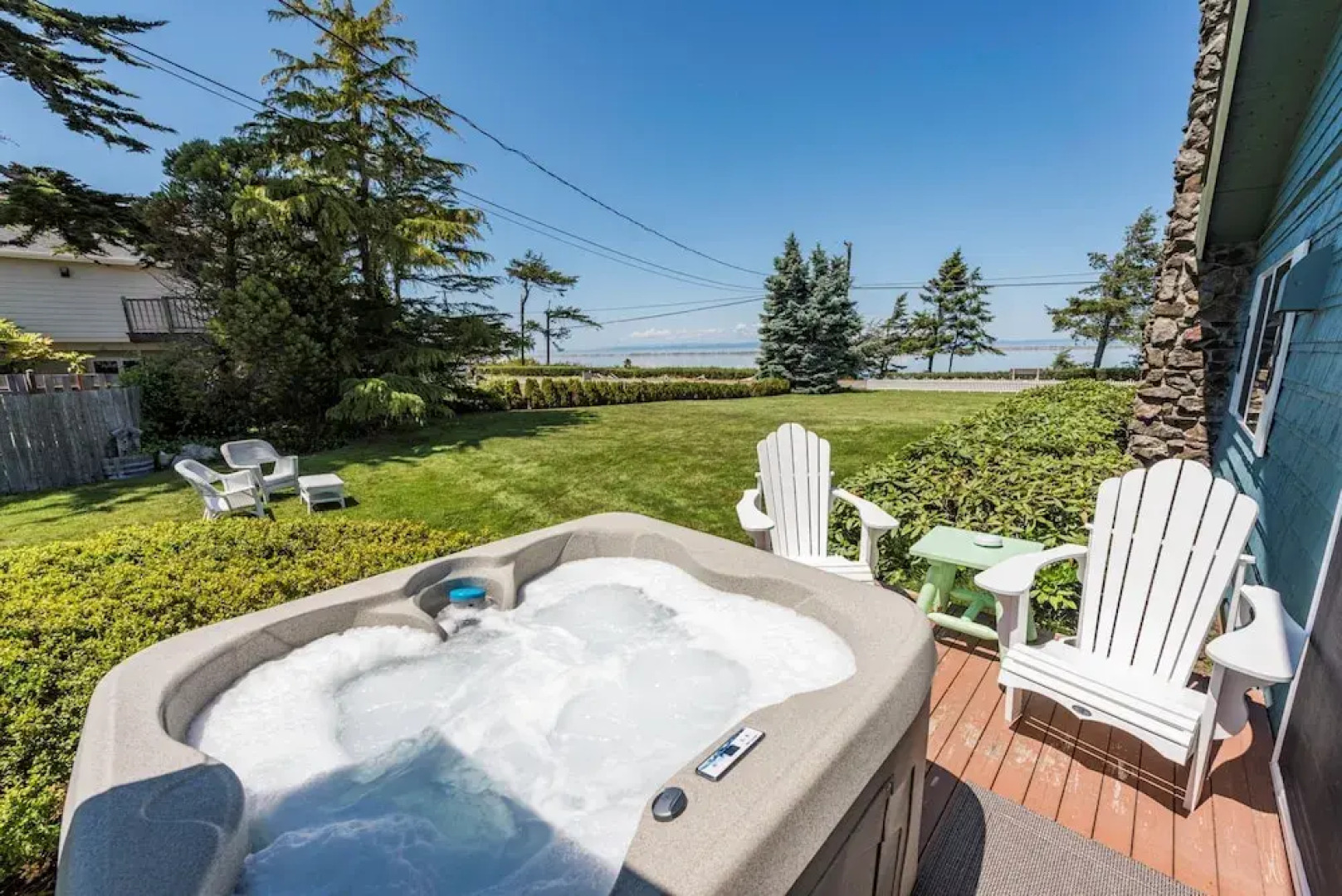 Juan de Fuca Waterfront Hotel & Cottages