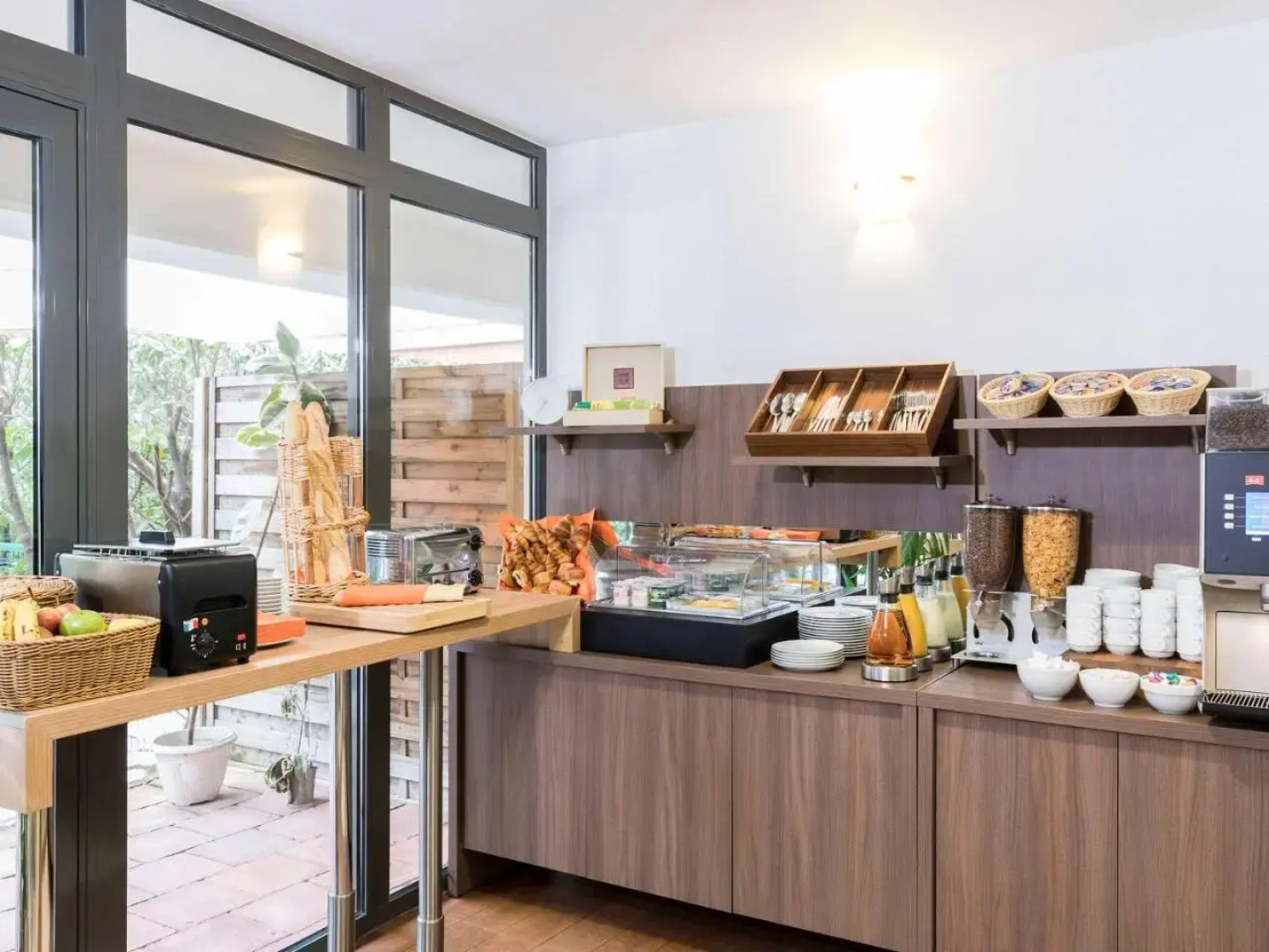 Rental Apartment Adagio Paris Clamart - Clamart 4 Persons - Pop 14612