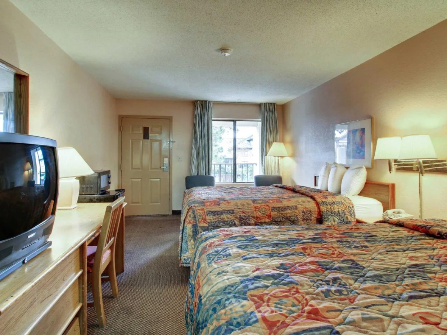 Econo Lodge North
