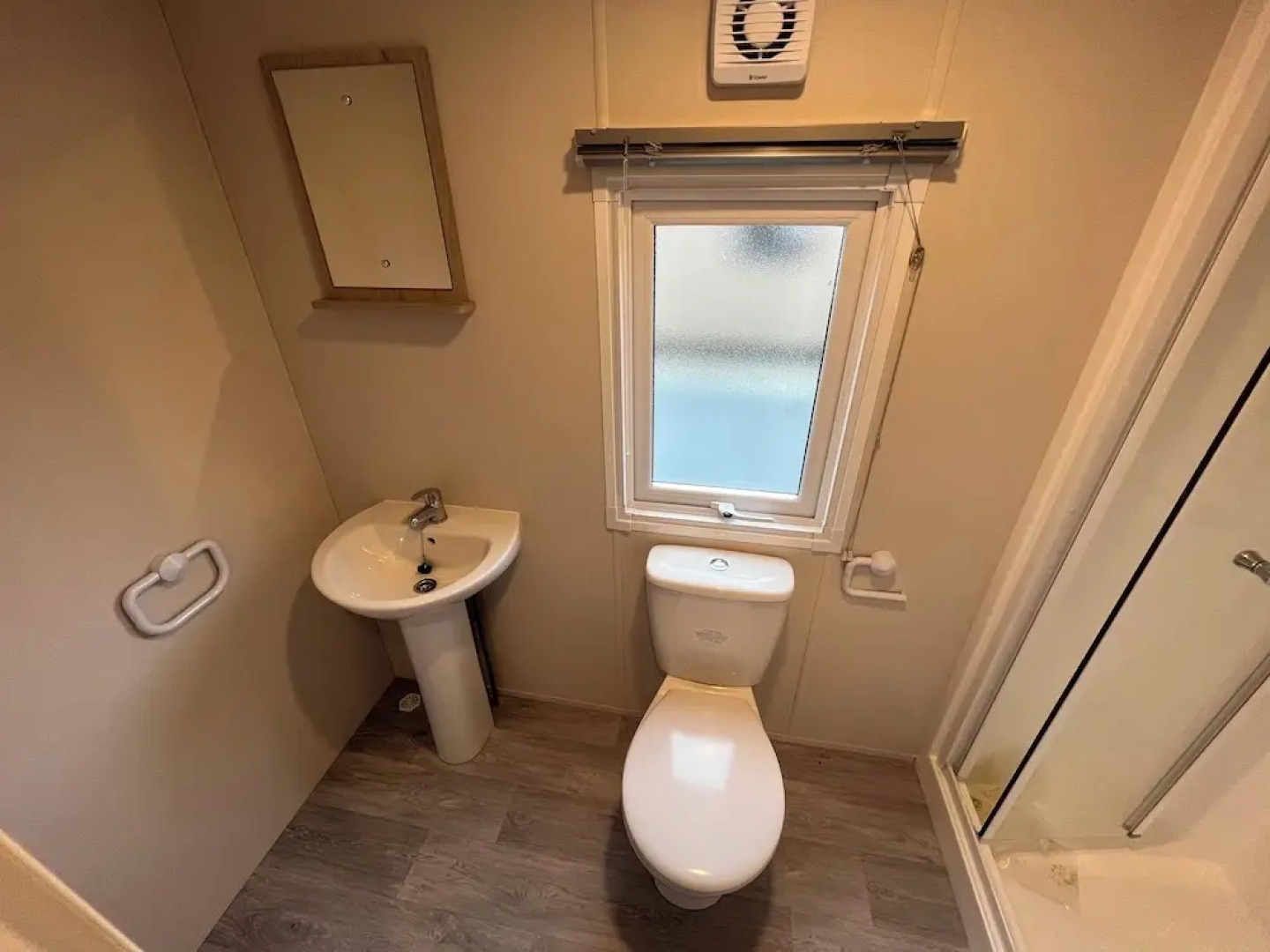 Charming 2-bed Lodge in Newton Stewart