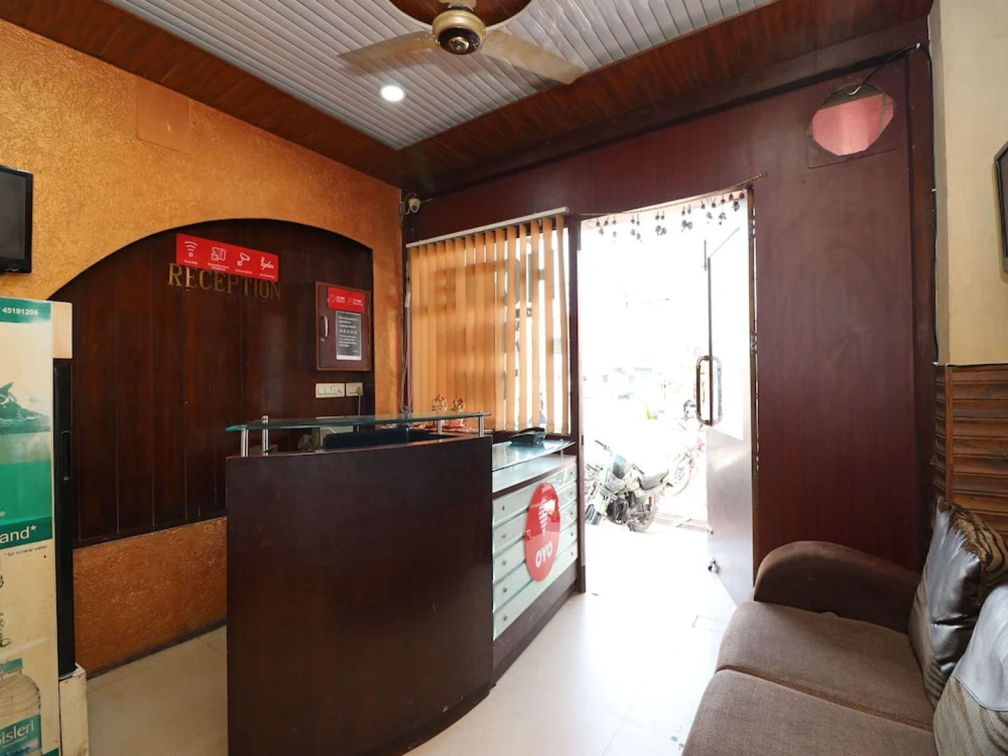 OYO 3735 Hotel Chilana Tower