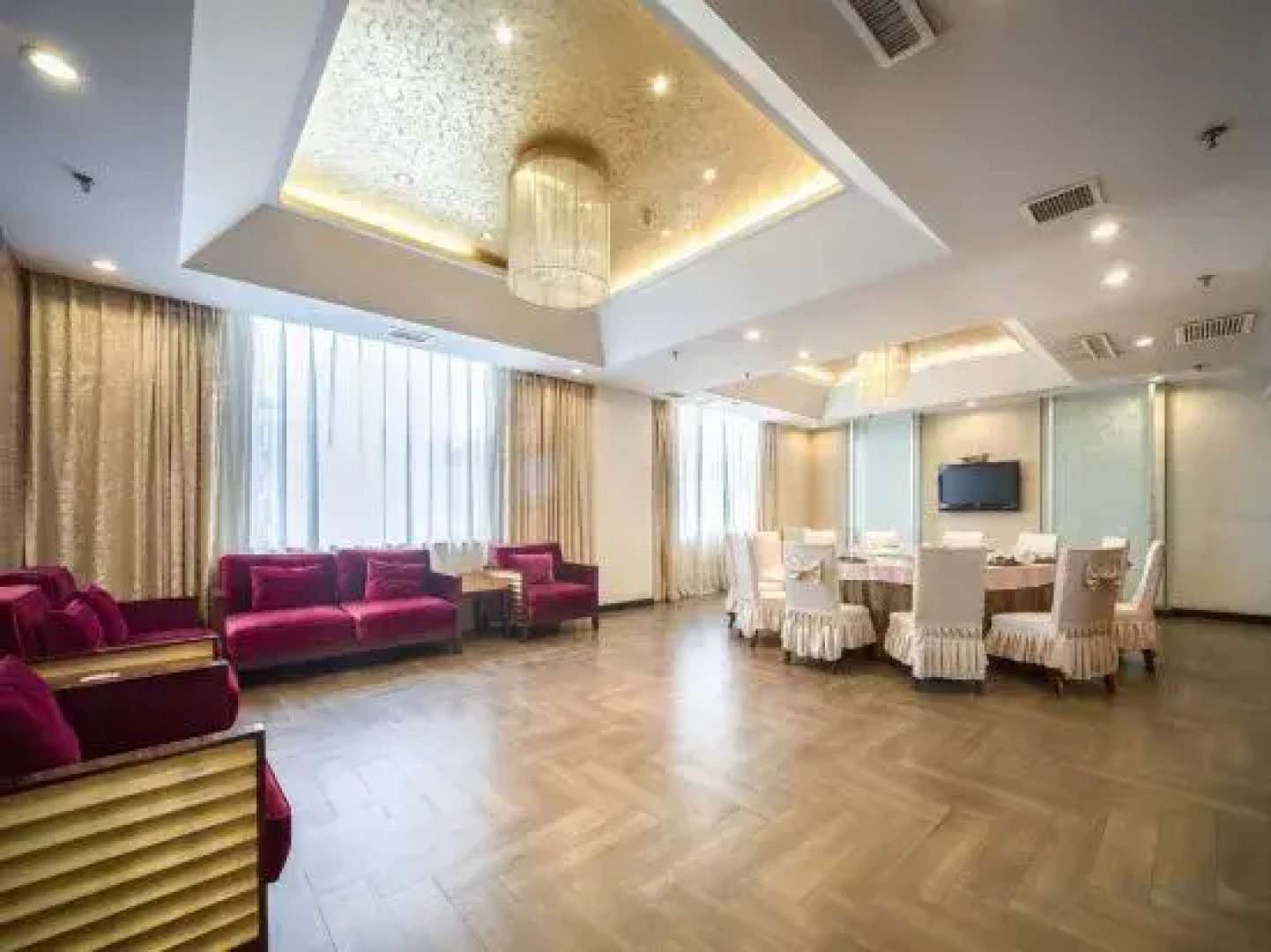 Chengde Tianbao Hotel