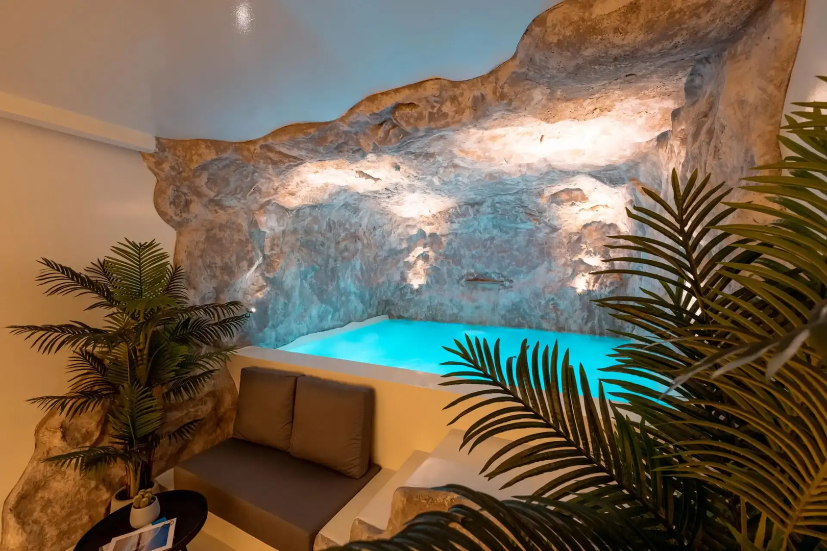 Отель Ftelia Black Villas