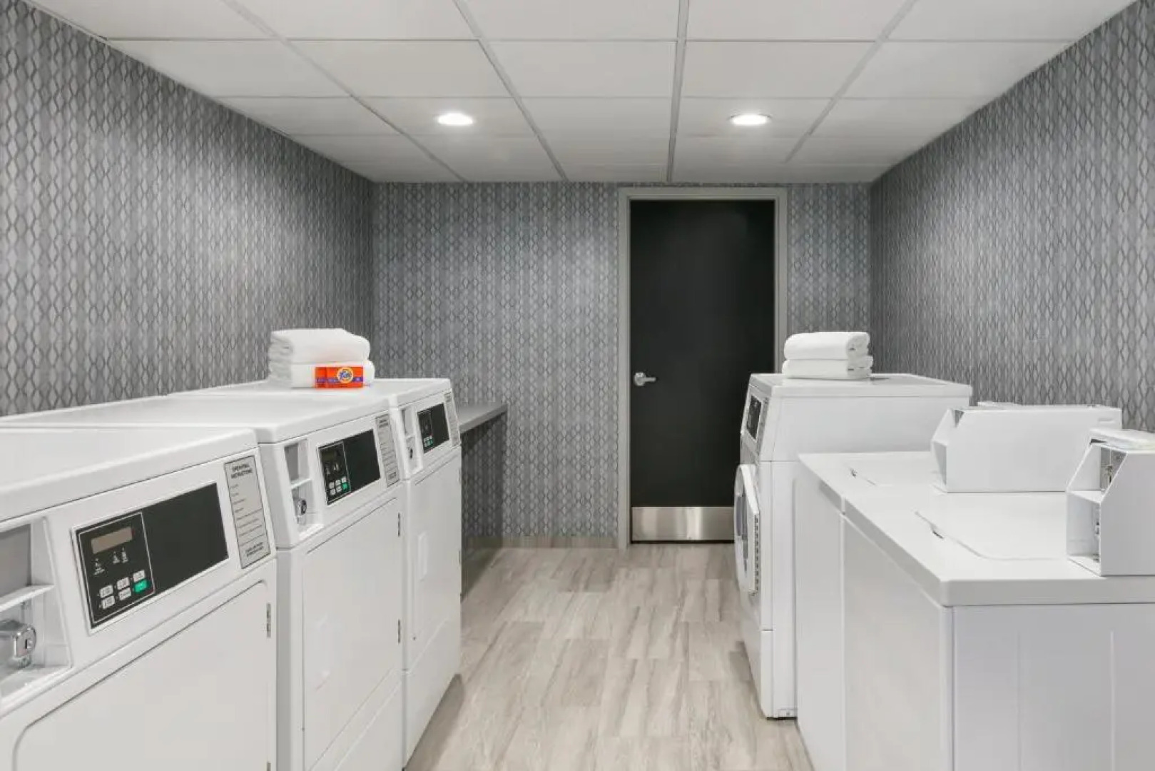 Holiday Inn Express Hotel & Suites Norfolk Airport by IHG