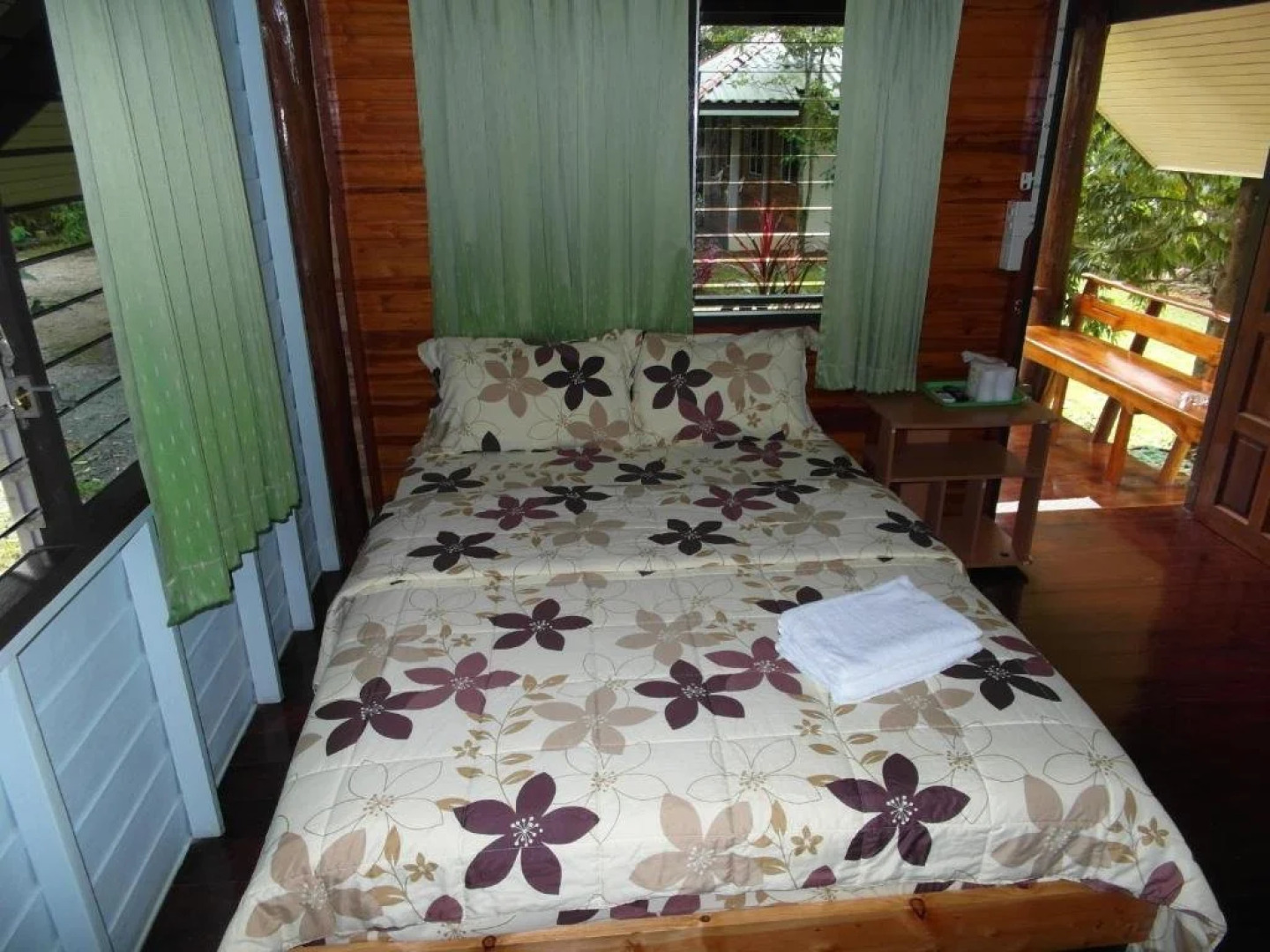 Baan Tai Rom Yen Resort