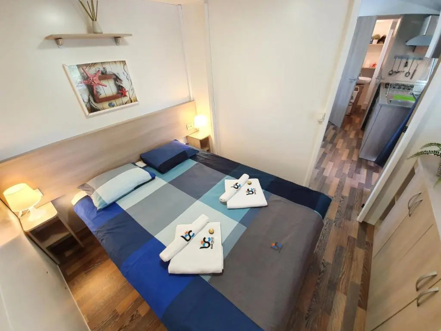 Mobile Home Blue Class B4