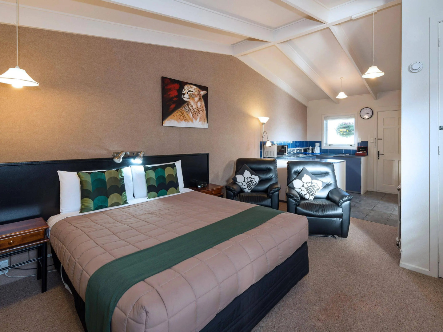 MALFROY motor lodge Rotorua - Accommodation and Mineral Pool