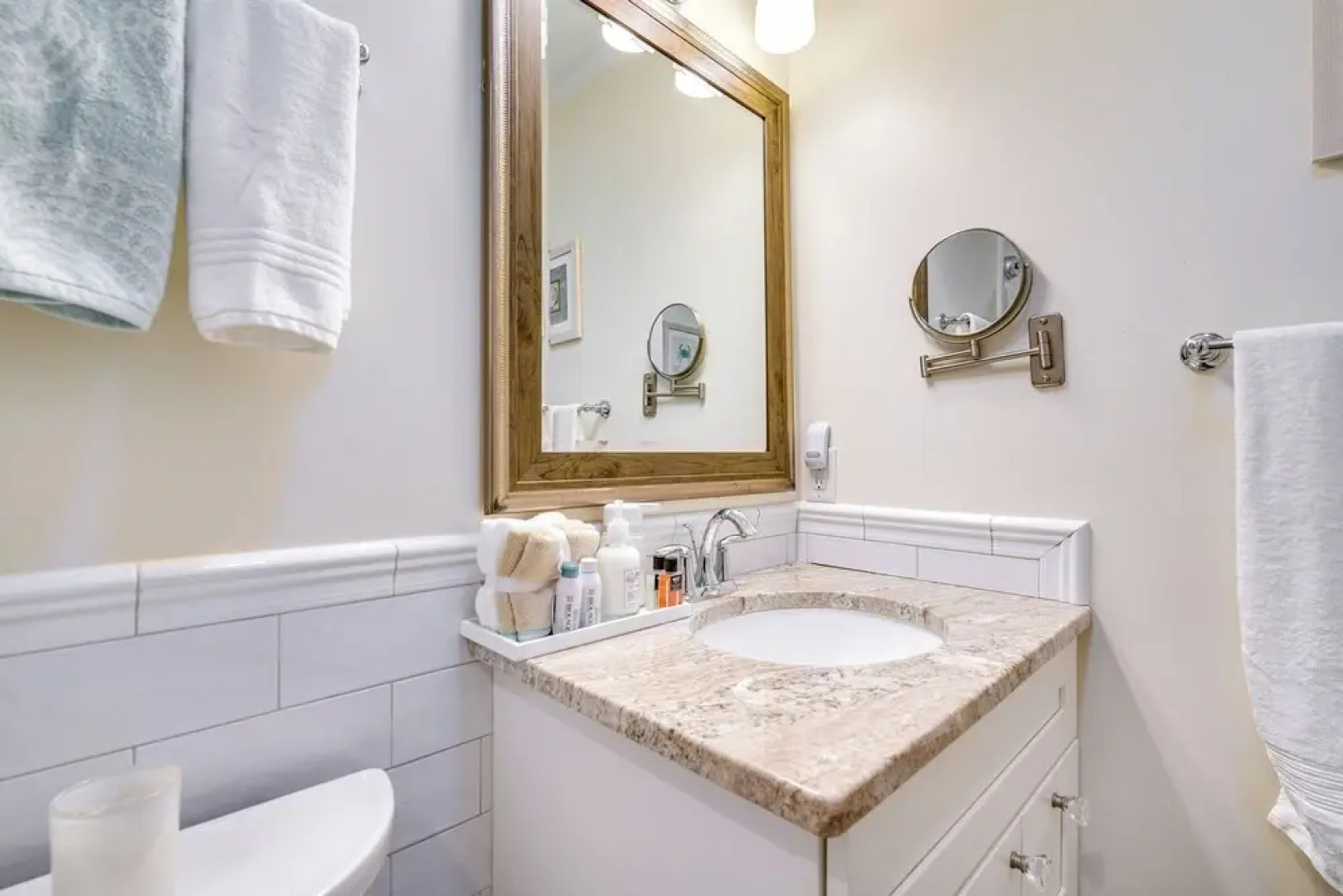 Lavallette Apartment w/ Patio - Walk to the Beach!