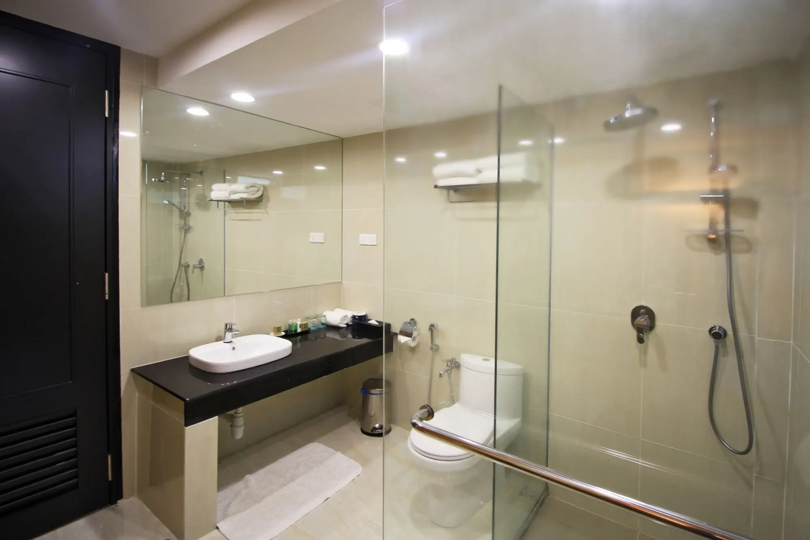 BuBu Long Beach Resort