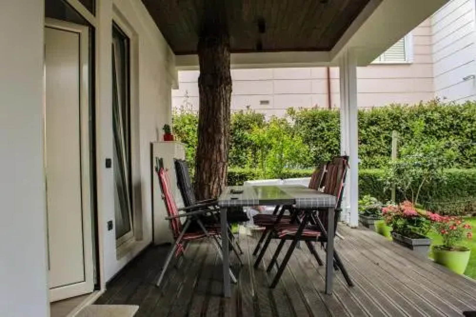 Ivy Lalzi Bay Beach House