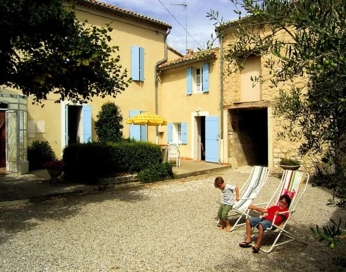 Sunny Provence Home With Terrace