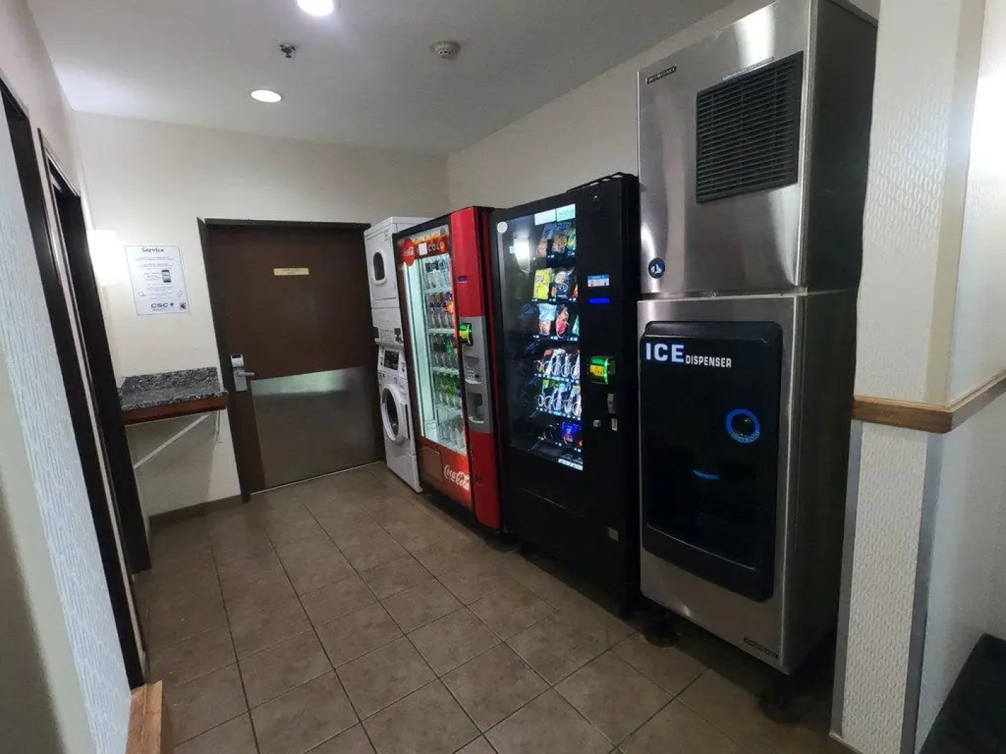 Hometowne Studios & Suites By Red Roof Washington