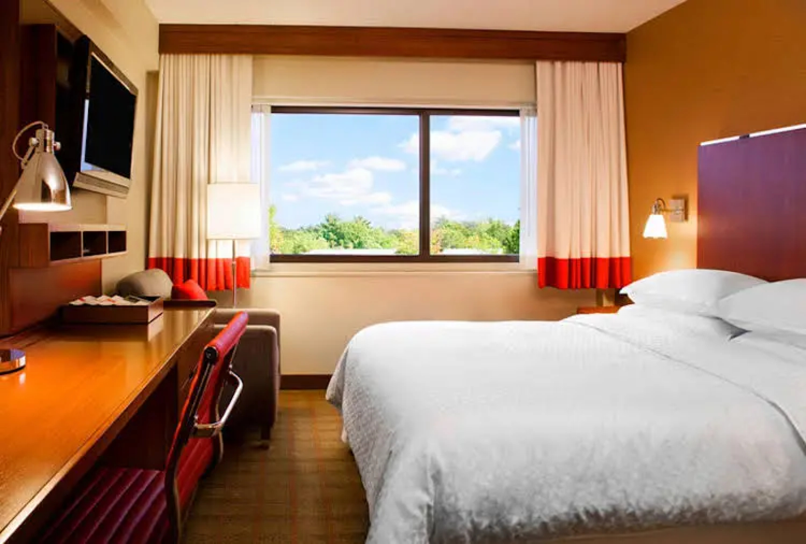Holiday Inn Cleveland-Airport