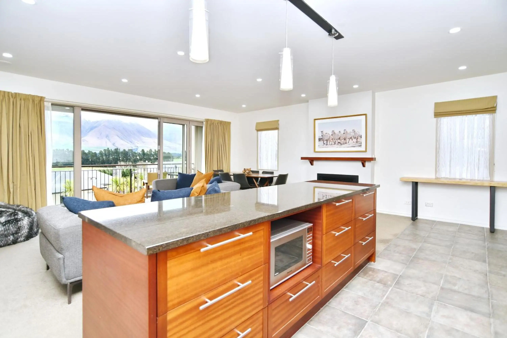 High Country Villa 250 - Christchurch Holiday Homes