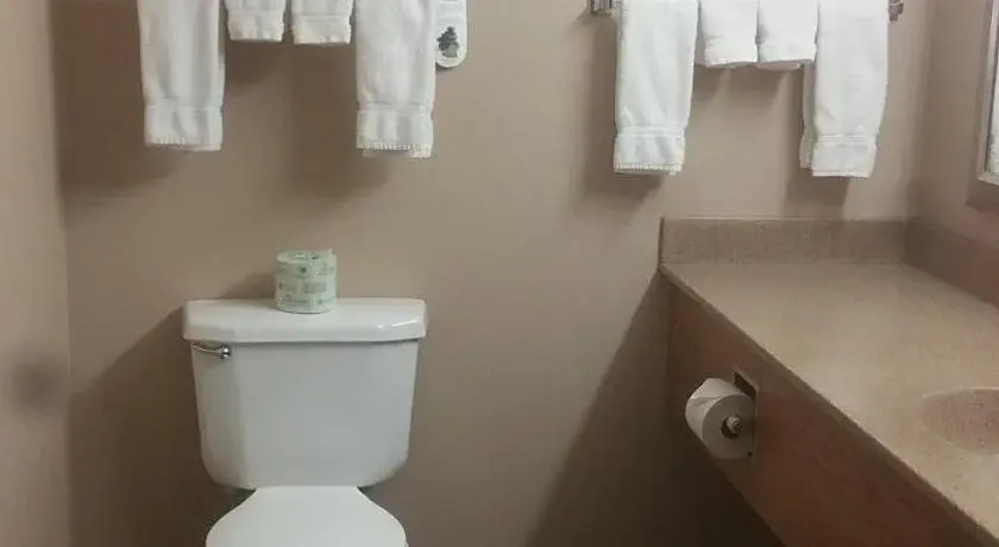 Canby Inn And Suites