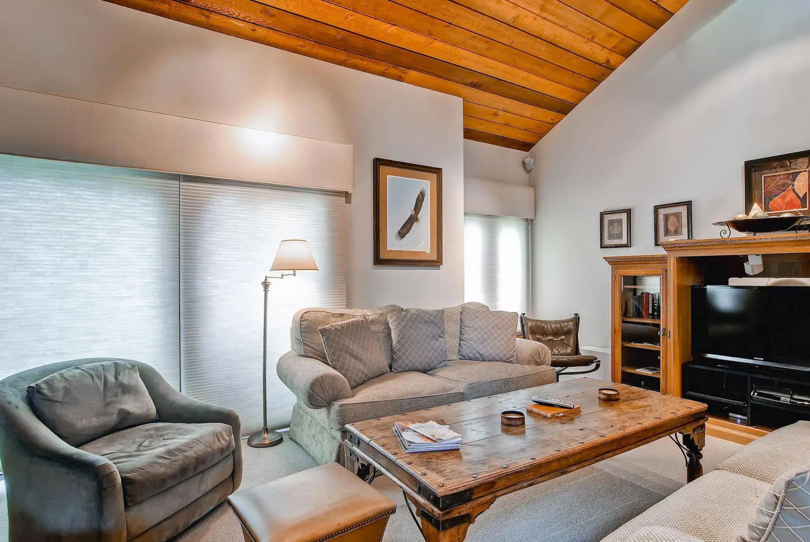 Ridgepoint Townhomes by East West Hospitality