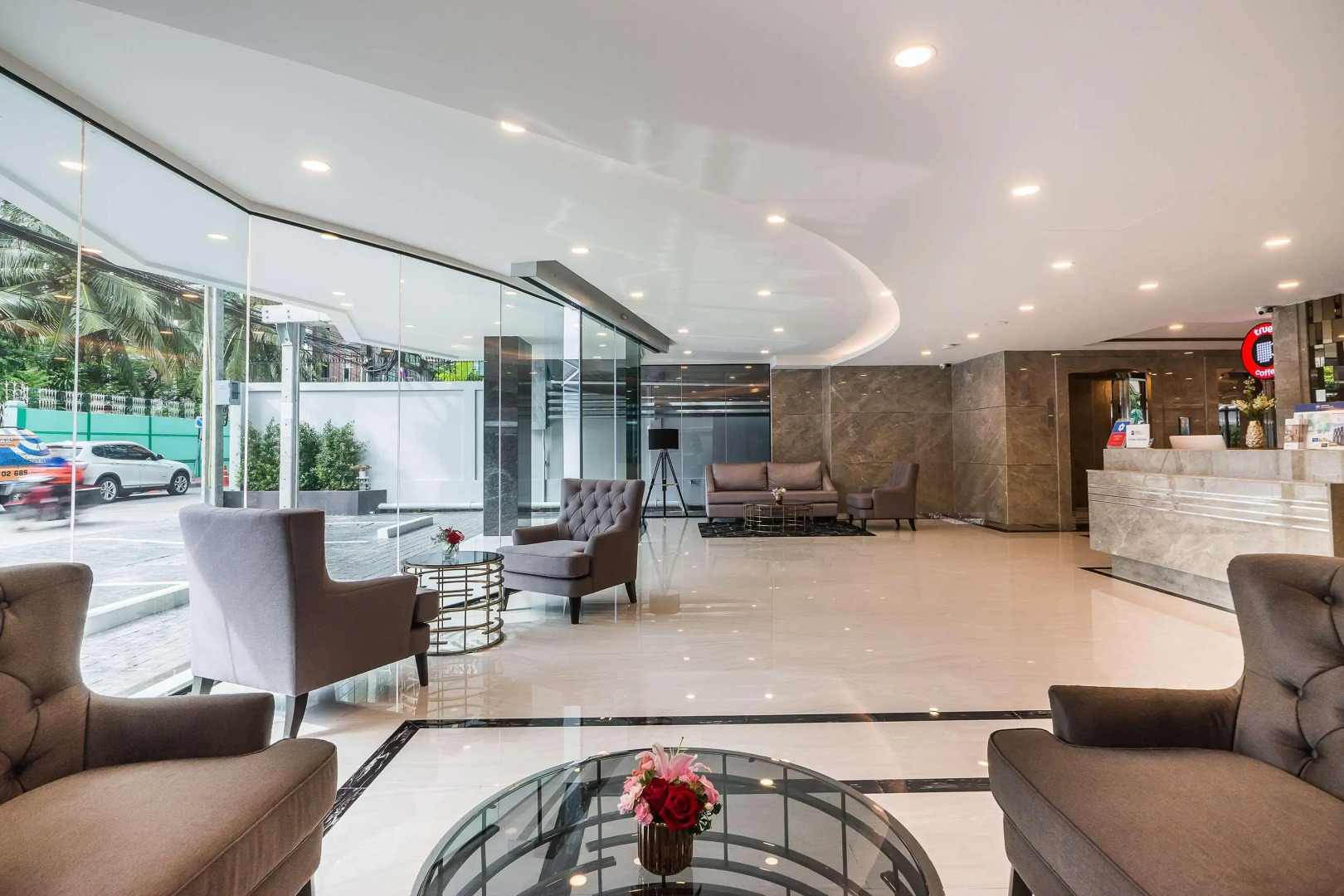 SureStay Plus Hotel by Best Western Sukhumvit 2