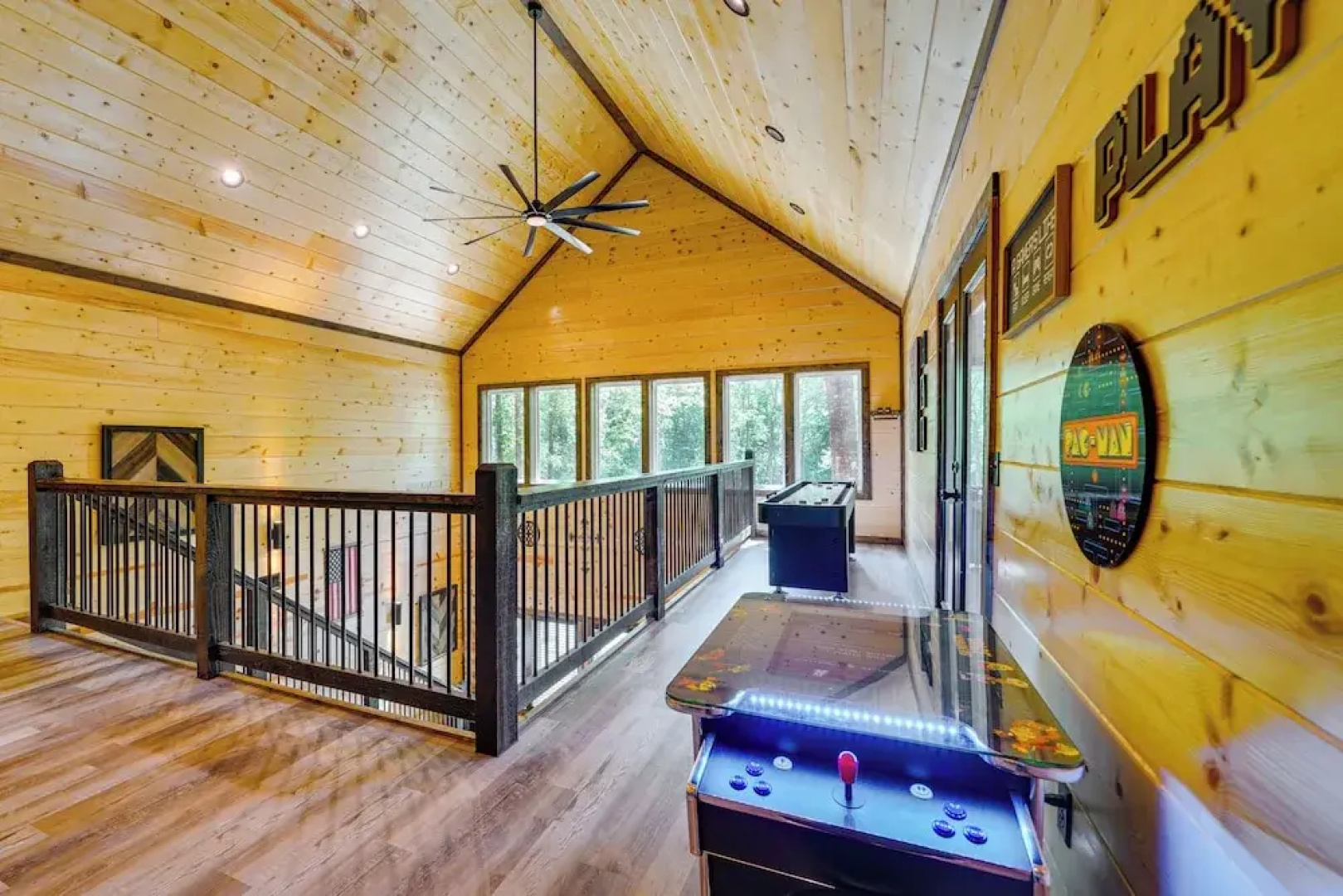Broken Bow Cabin Near Choctaw Casino: Hot Tub!