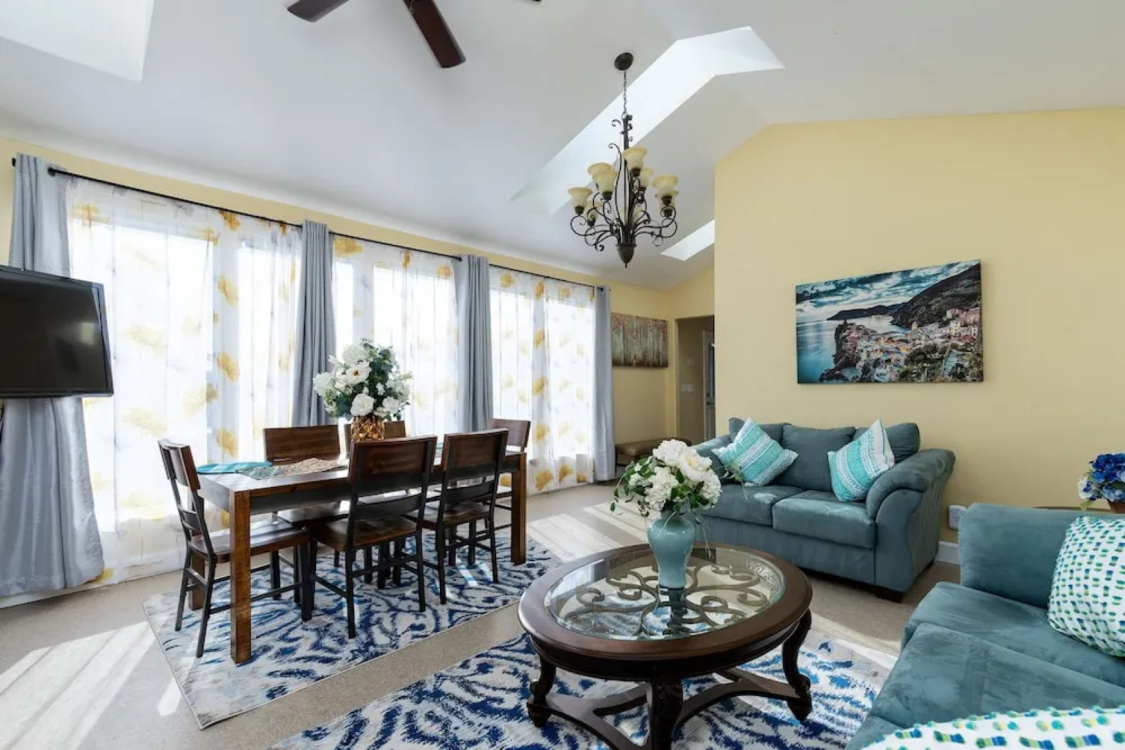 Happy Valley Bright Urban House