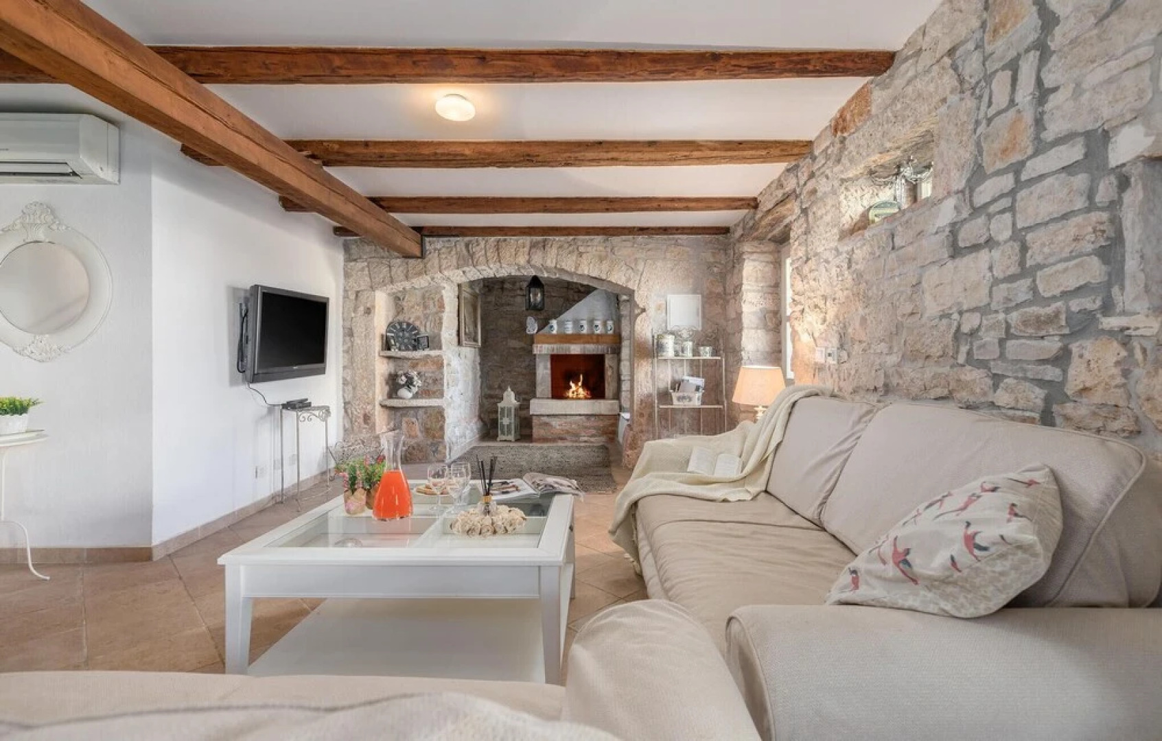 Nice Home in Vosteni With 2 Bedrooms and Outdoor Swimming Pool