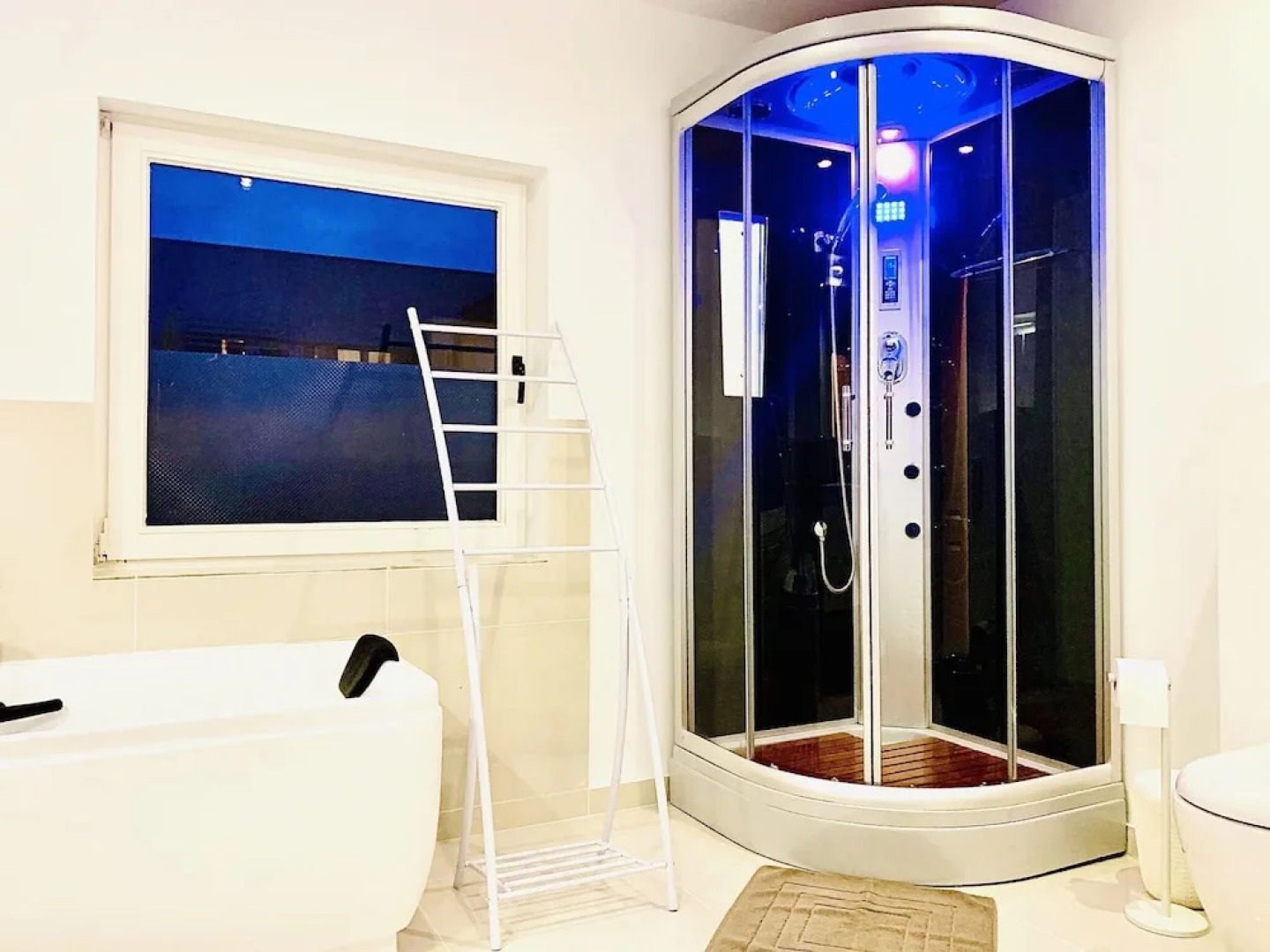 Chic Holiday Home in Nieuwpoort With Whirlpool