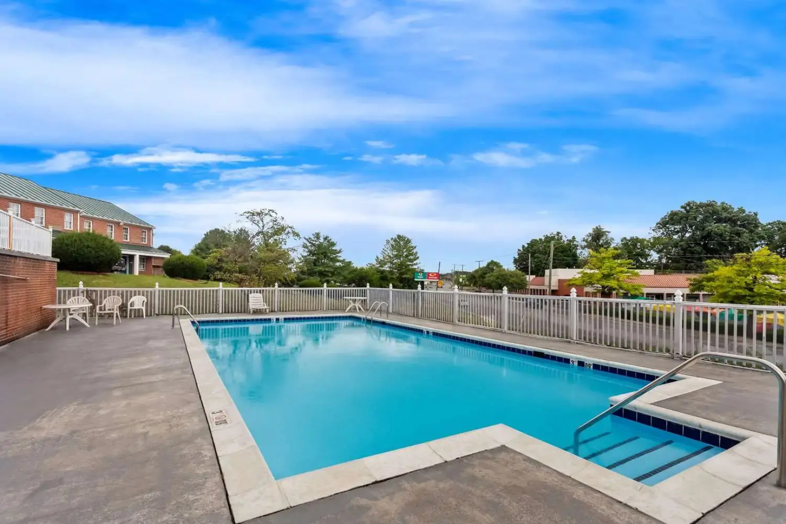 Econo Lodge Waynesboro - Skyline Drive