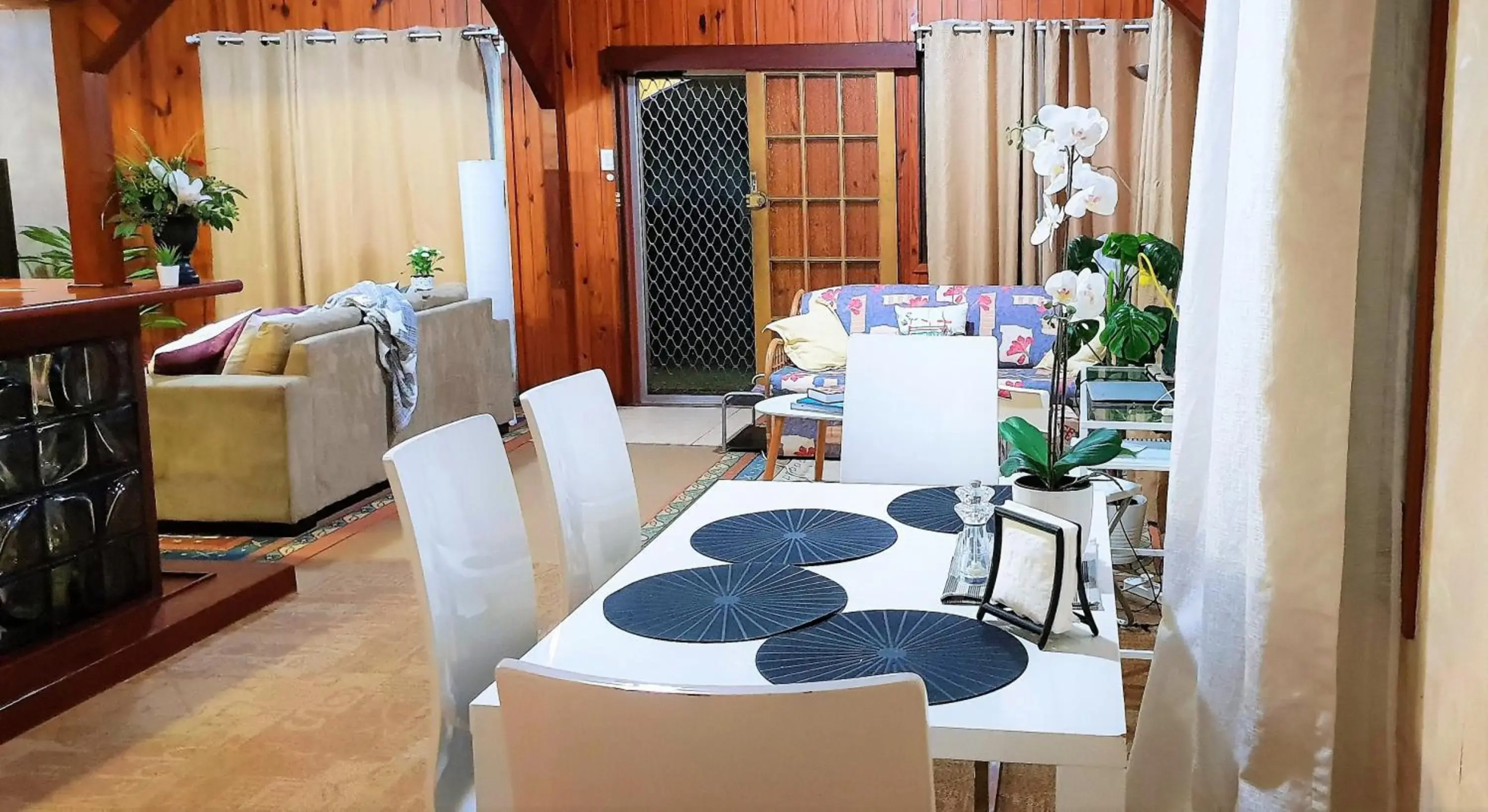 WOODY Pt - AMAZING 1970's SHARE HOUSE BY THE SEA-3 rooms available!