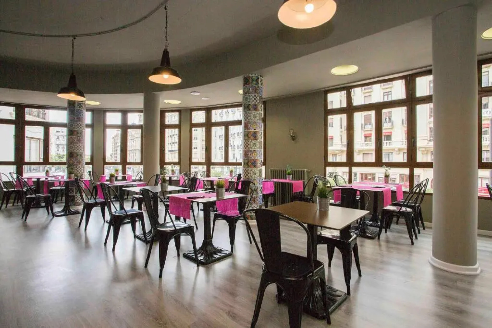 Casual Vintage Valencia Hotel